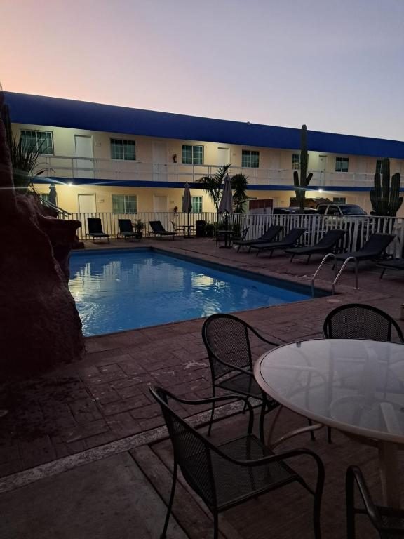 Hotel Confort Plaza garden atmosphere